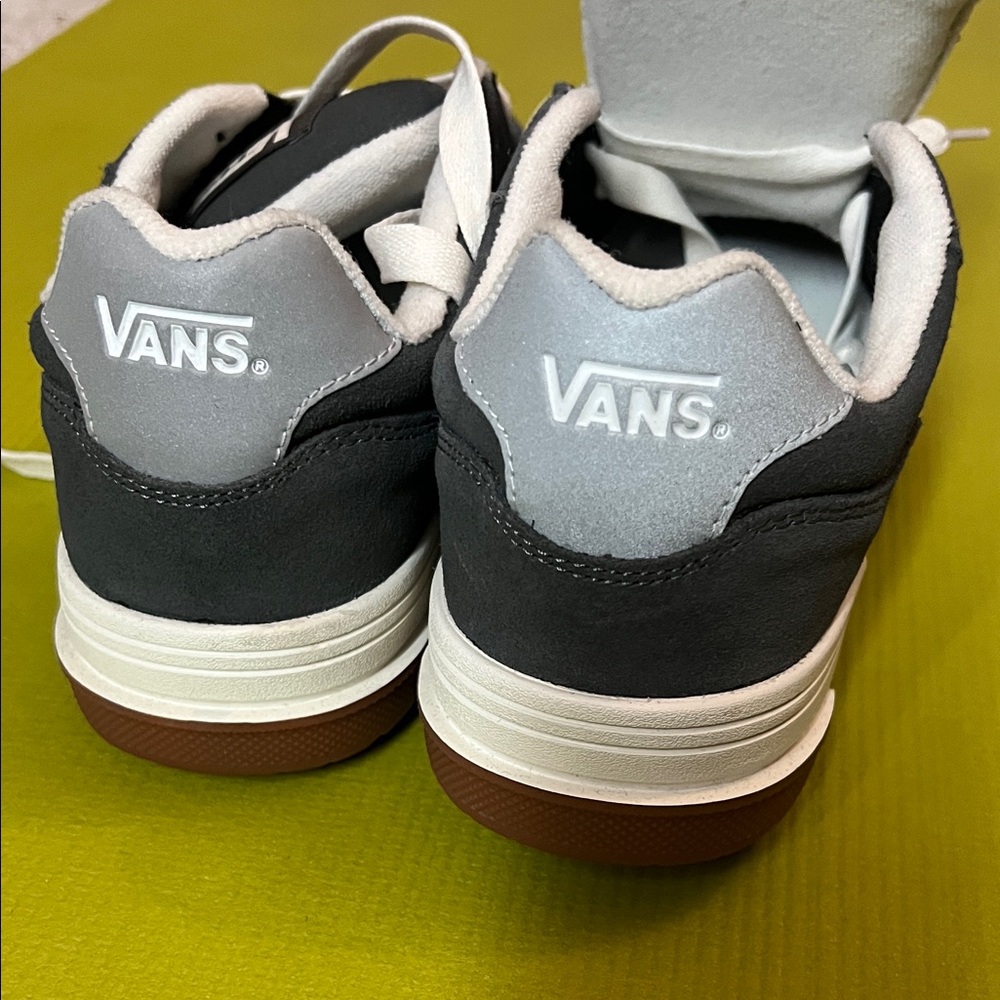 Vans Black and White Men's Sneakers - Picture 4 of 8